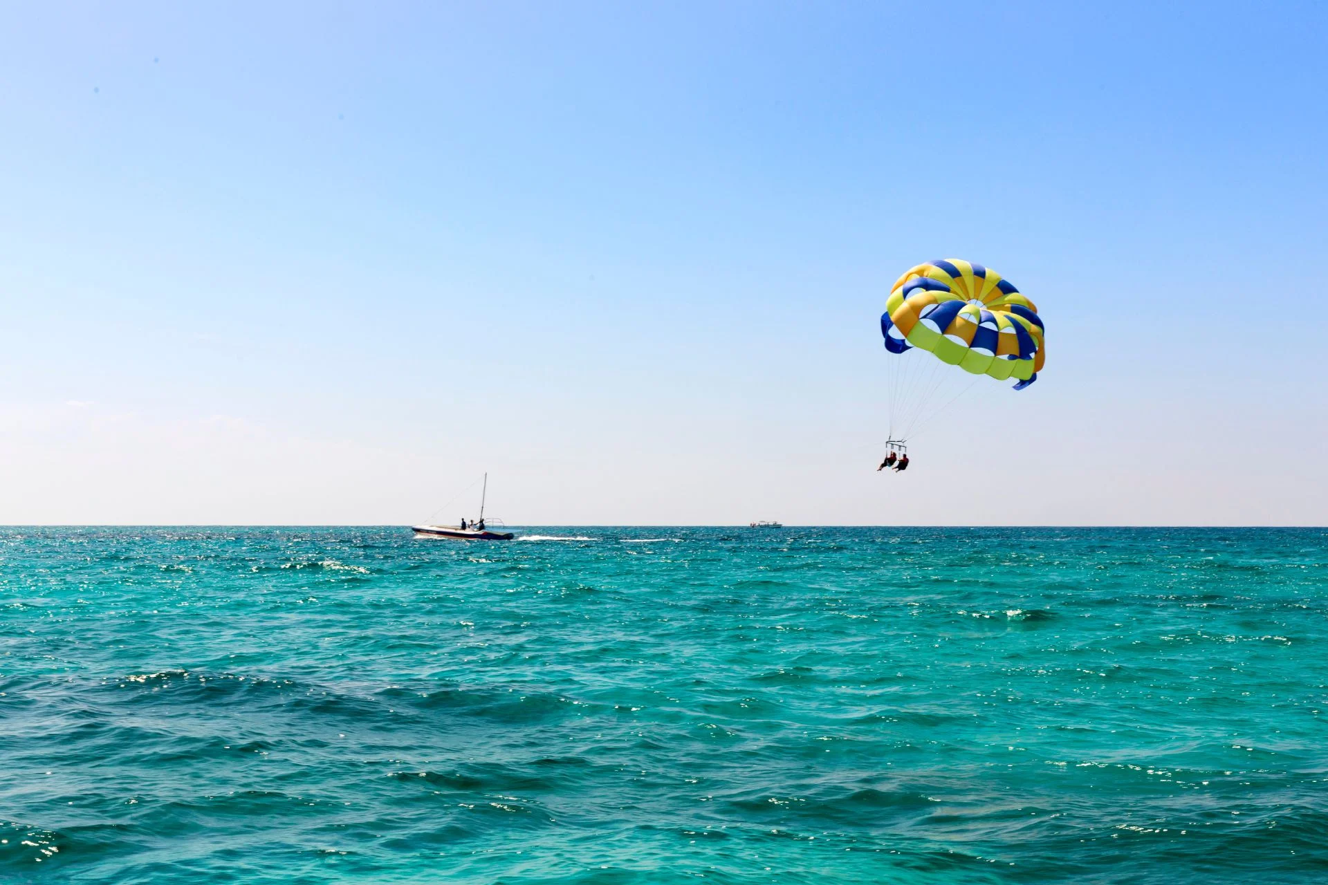 Parasailing (1)